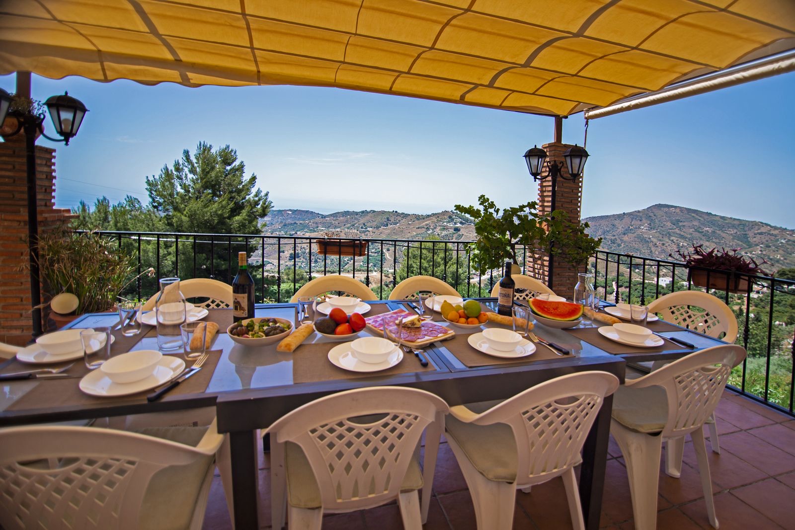 Terraza con vistas del cortijo